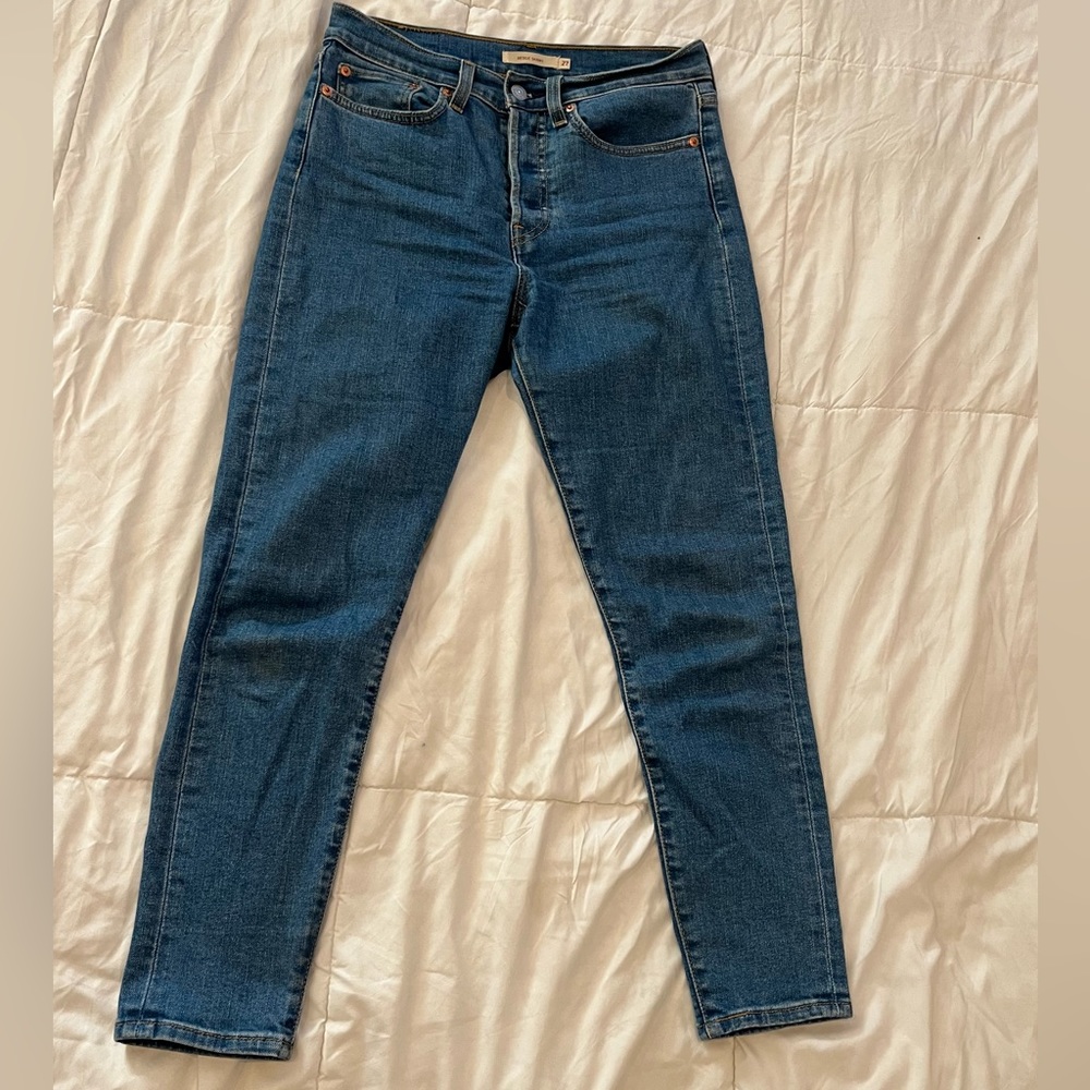 Levi’s wedgie skinny button fly